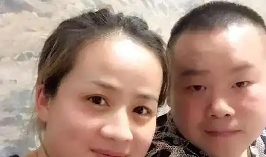 德云社岳云鹏妻子聚会照被晒吃胖了与岳云鹏更有夫妻相了