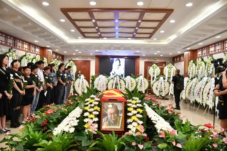 班赞遗体告别仪式八宝山举行濮存昕冯远征等为其送行