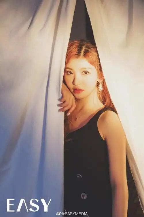 easy star#刚发行了全新专辑《utopia 梦托邦》的轻甜系唱跳女歌手