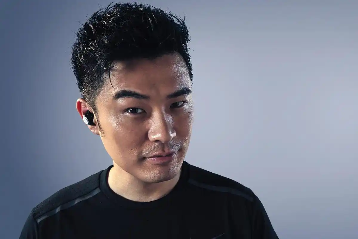 《爱情公寓》十年再相见 陈赫动感运动写真正式发布