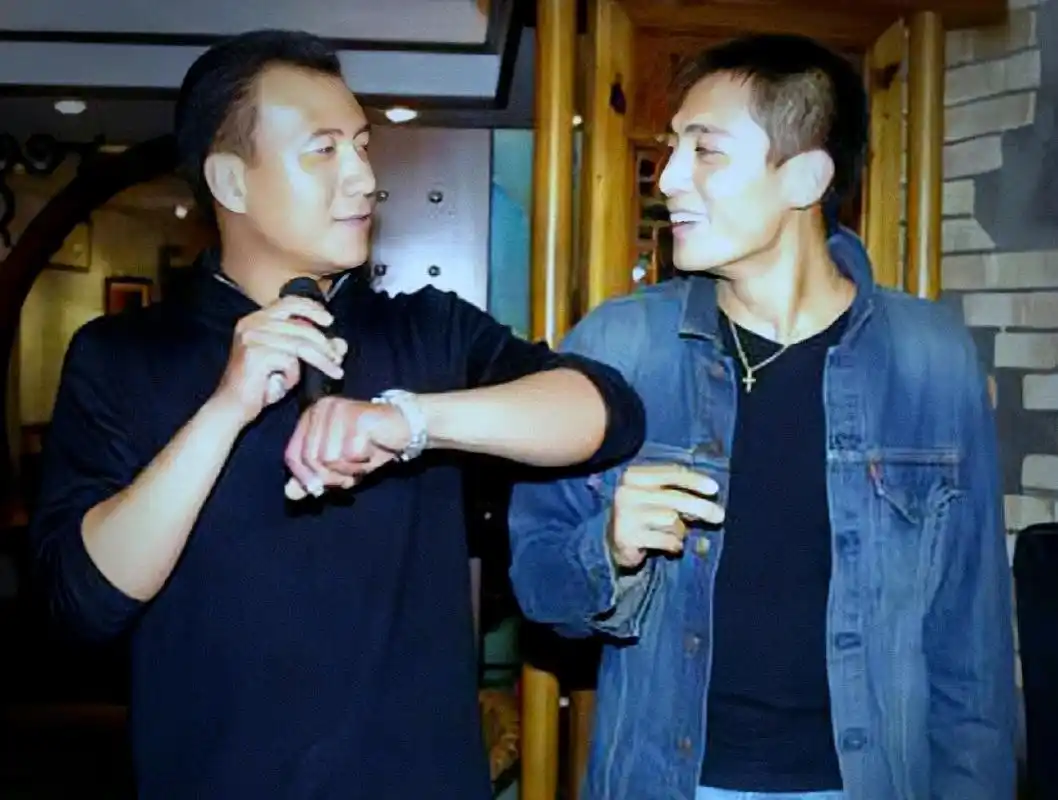 刘烨胡军再次合作,cp粉梦中笑醒,《蓝宇》是耽美而非耽改