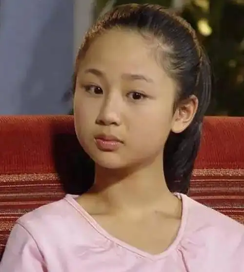 31岁杨紫演高中生看完剧照我沉默了