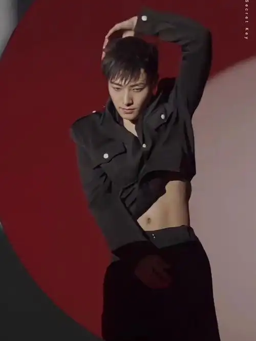 张欣尧无效腹肌