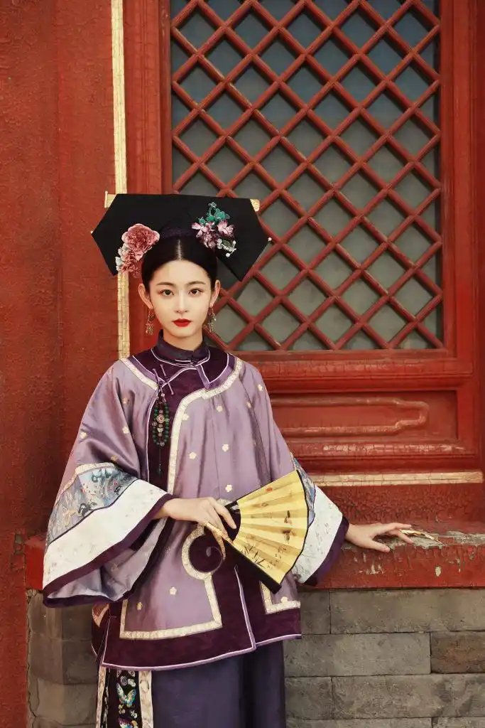 赵晴宫廷古装造型写真释出 变古代佳人古韵气息十足