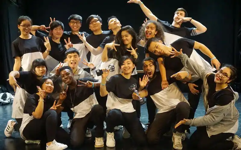 lana街舞社参加ucl比赛舞台团体齐舞季军三人舞亚军