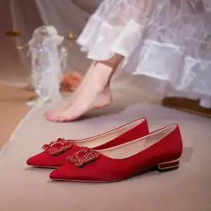 平底婚鞋2022年新款孕妇结婚鞋子新娘鞋红色缎面秀禾鞋方扣单鞋女