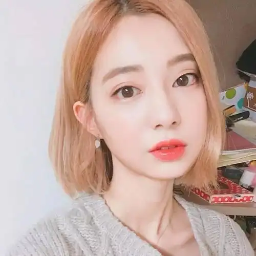 短发 八字刘海,让你做回清纯萌妹子!