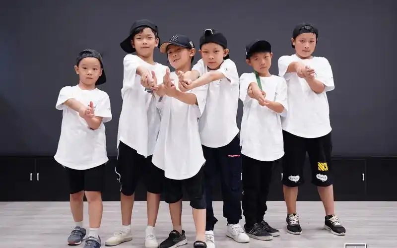 少儿街舞暑期集训成果展示ricflairdrip小鲜肉都这么帅的么