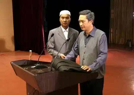 该片是根据在宁夏中宁县教书育人42年,培养出一万多名学生的教师