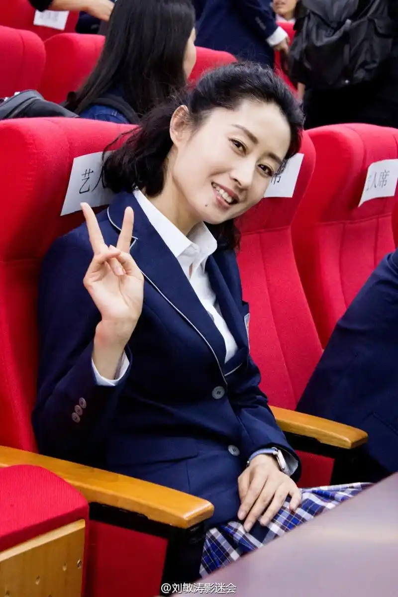 p>刘敏涛,1976年1月10日出生于山东省烟台市,中国内地女演员,毕业于