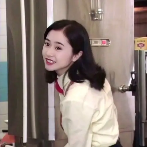 港风女星头像更新几张氛围感很强的美女