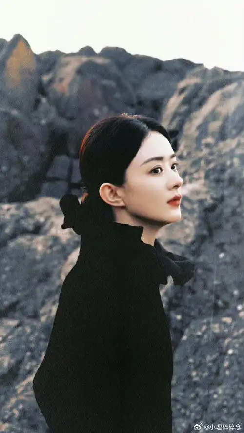 赵丽颖深v侧颜##赵丽颖时尚cosmo8月刊