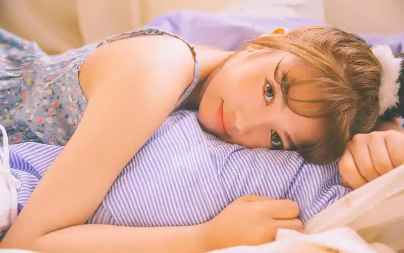 可爱日系美女甜美图片桌面壁纸