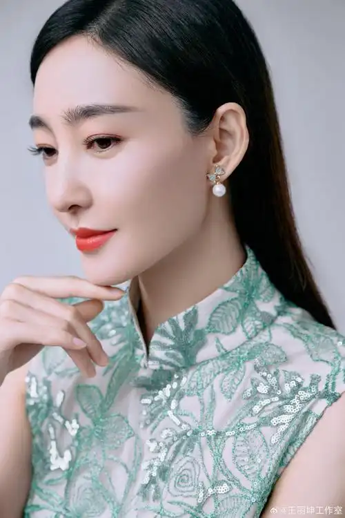 王丽坤超话诗歌悠扬,意蕴隽永的书写着无尽力量.