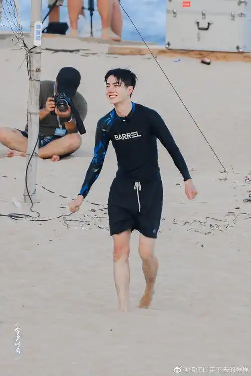 头   觉得不清楚的话可以保存下来放大看 或者去wb看,我在那里放weavi