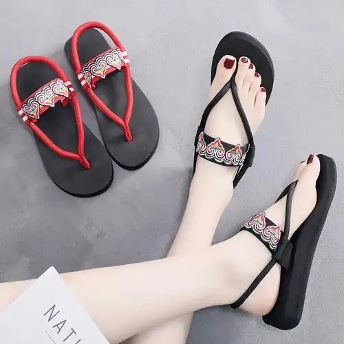 巴厘岛2019新款凉鞋女ins潮凉拖鞋夏时尚平底外穿海边沙滩人字拖