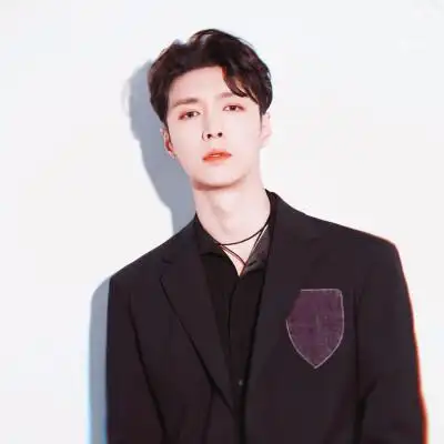 张艺兴头像四格