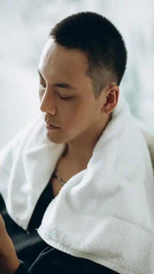 时尚型男陈伟霆写真