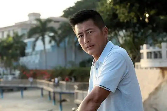 他是江珊的前夫,娶小16岁娇妻却不如前妻美,今3岁儿子长得丑萌|高曙光