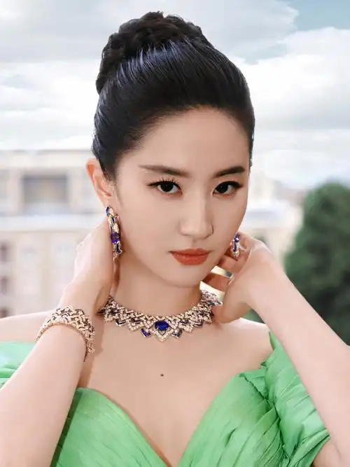 #刘亦菲换了腰封##刘亦菲许愿池的少女#