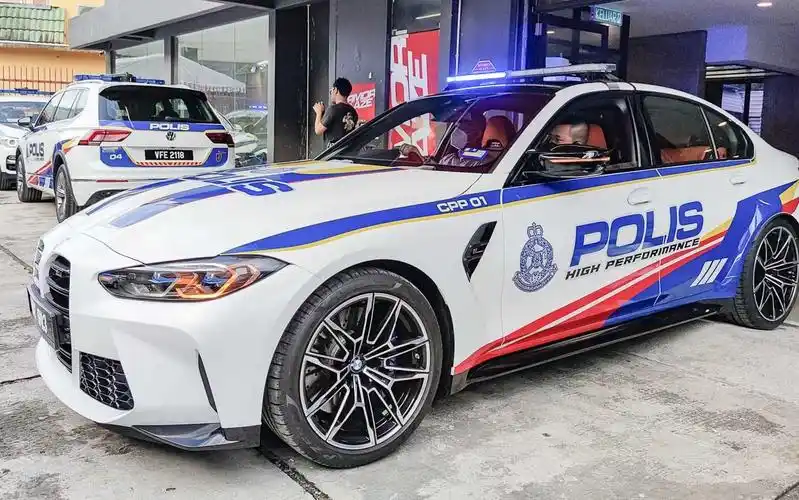 马来西亚新警车 bmw m3 competition 技术评估测试涂装