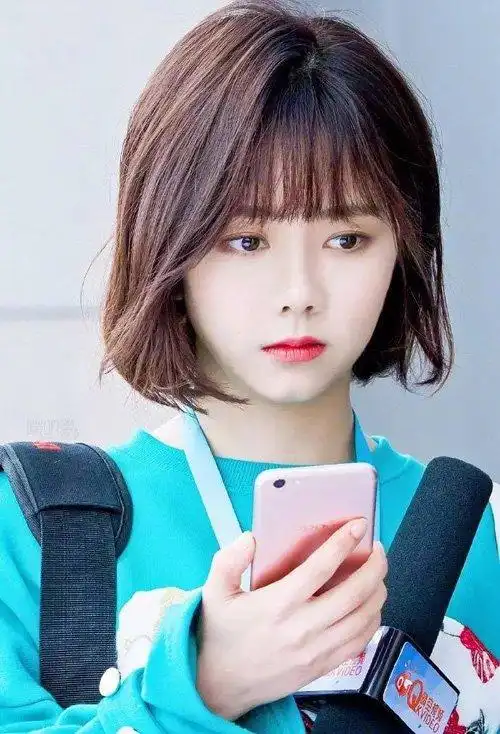 18岁少女短 卷发剪空气 刘海发型