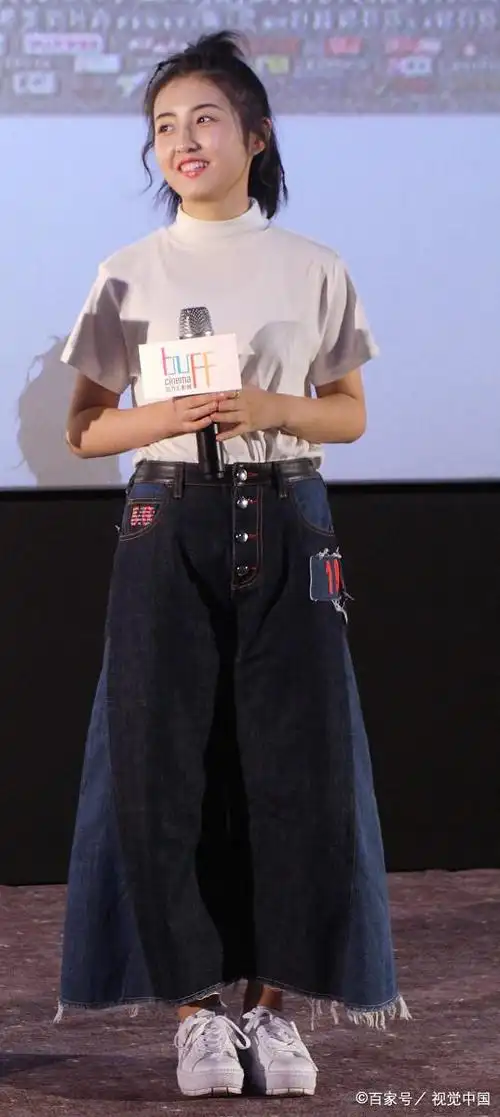 张子枫是华谊兄弟时代文化经纪有限公司旗下艺人.