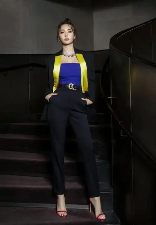 蔡依林气质绝了毁人的老汉衫穿出凹凸感156cm身材看服了