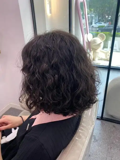 羊毛卷发喜欢羊毛卷的童鞋看过来#羊毛卷 #青岛烫发 #复古羊毛卷