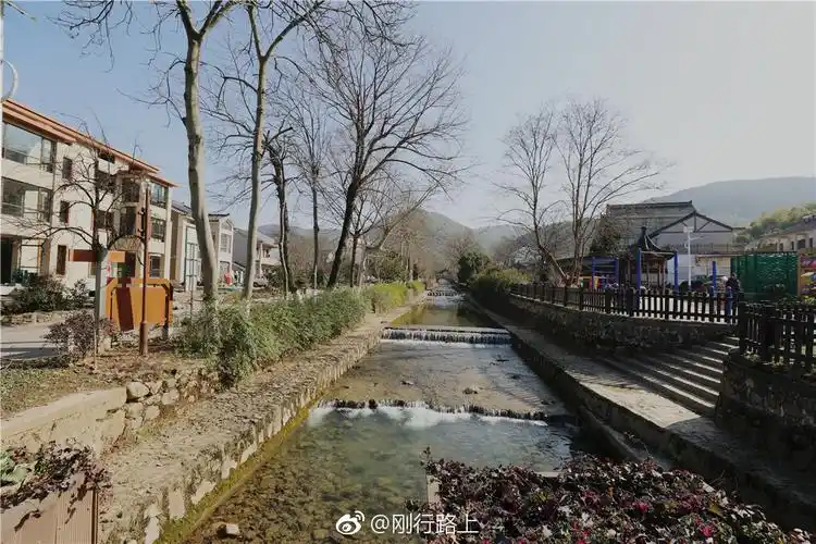 宜兴湖父镇,在这里有很多村子都是以民宿为主