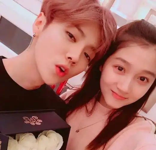 矛头直指鹿晗,关晓彤剪短发被指为情所伤