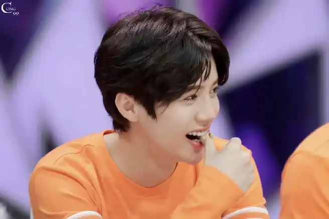 《我是证人》这期快本的鹿晗,是一颗小甜豆,每个小动作都可爱到爆