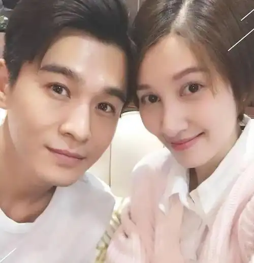 事实证明,"偷婚"的王丽坤,在"反噬"自己的路上越走越远