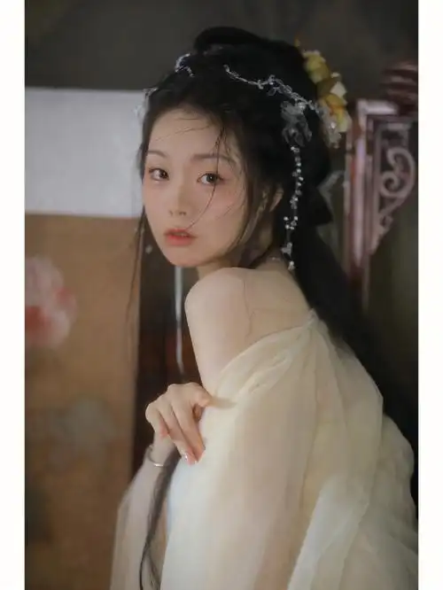 摄影@追白鸟#上海化妆师  #古风妆容造型  #妆容分享  #化妆师