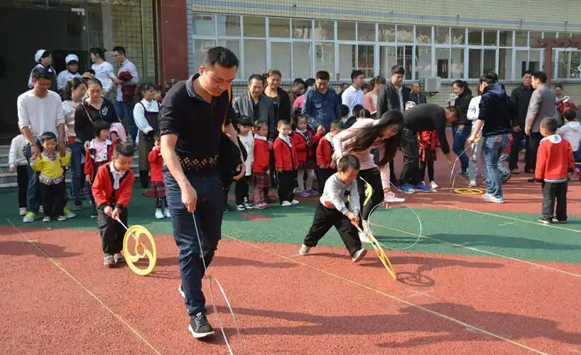 石峰区幼稚园民间传统游戏亲子运动会剪影
