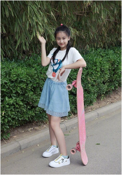 森碟,才12岁,这颜值简直了!