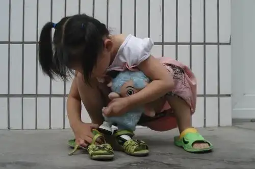 宝宝的脚臭的熏人多半是因为这4个原因