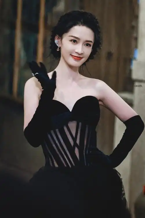 gq的小船 尴尬##李沁黑天鹅##智族gq moty年度人物盛典