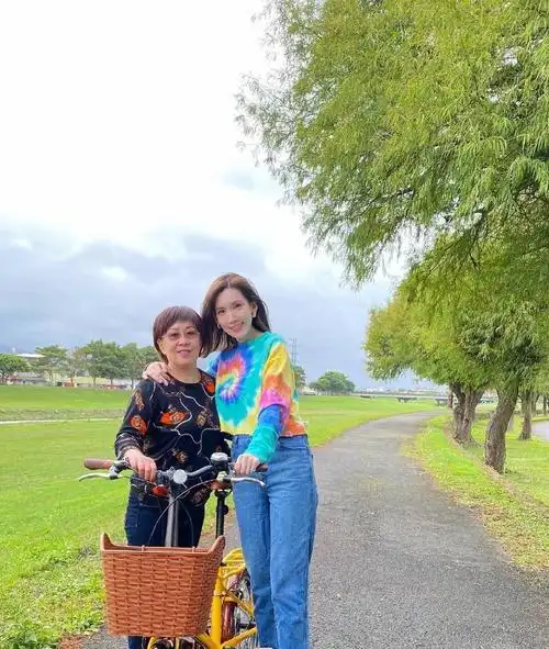 林志颖妻子172身高太抢镜,生了孩子也这么美,真是"辣妈典范"