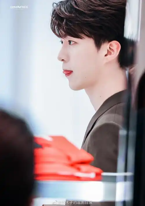 范丞丞打卡少林#范丞丞侧颜杀,怎么会有侧脸如此好看的男孩子啊!