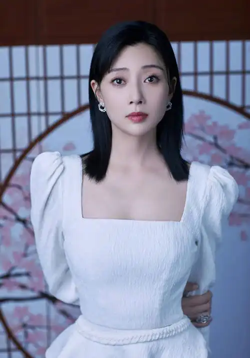 殷桃的个人资料简介(殷桃个人资料简介及老公 个人简历)