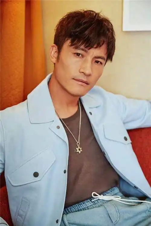 耿乐的娱圈奋斗史19岁出道挖导演墙脚恋上柯蓝又娶圈外人