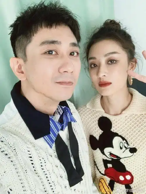 王自健被网友曝光妻子家暴的细节,扇耳光用烟头烫,还被打进医院