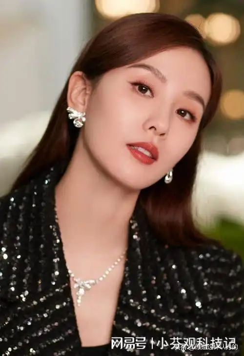 刘诗诗代言活动颜值很能打