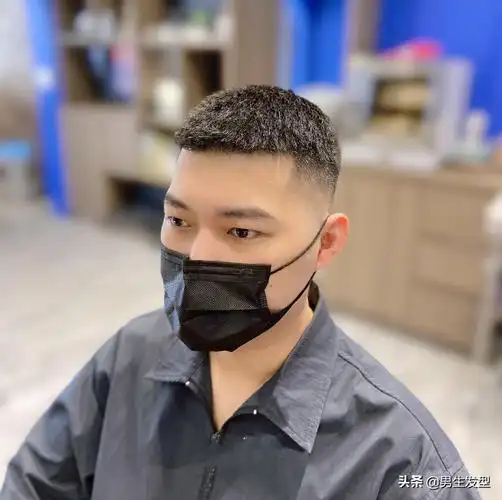 圆脸男生适合的发型(圆脸的男士留什么发型最好看)_酷知识