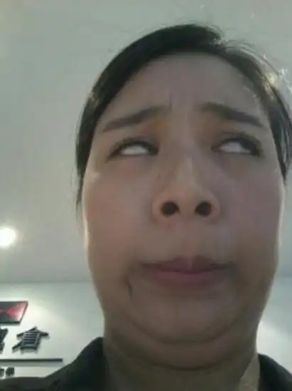 美女一秒钟变丑女扮丑大赛惊呆我和小伙们