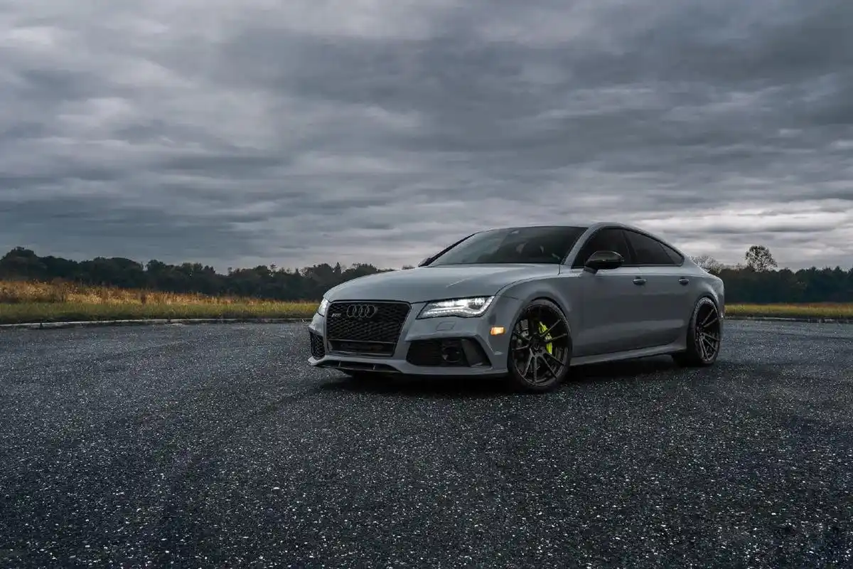 优雅永不过时#高清壁纸 #奥迪rs6 - 抖音