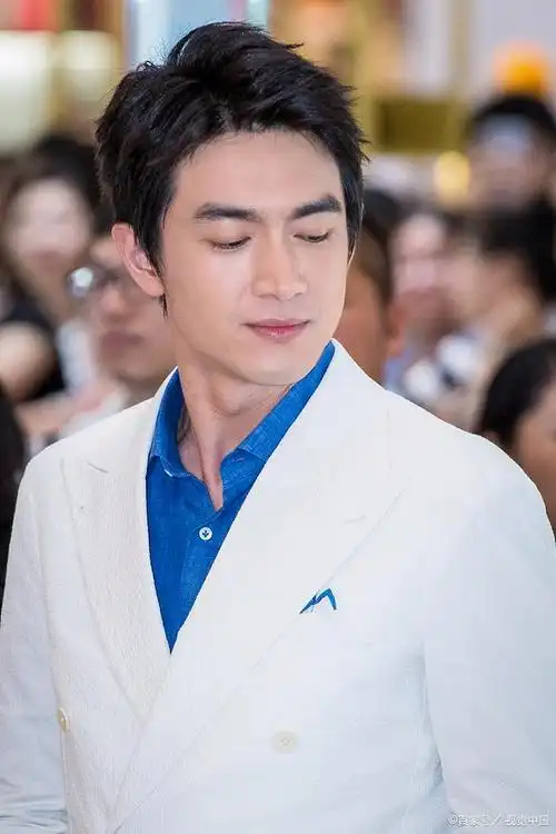 15岁进入娱乐圈,拍摄第一部作品是《金粉世家》女