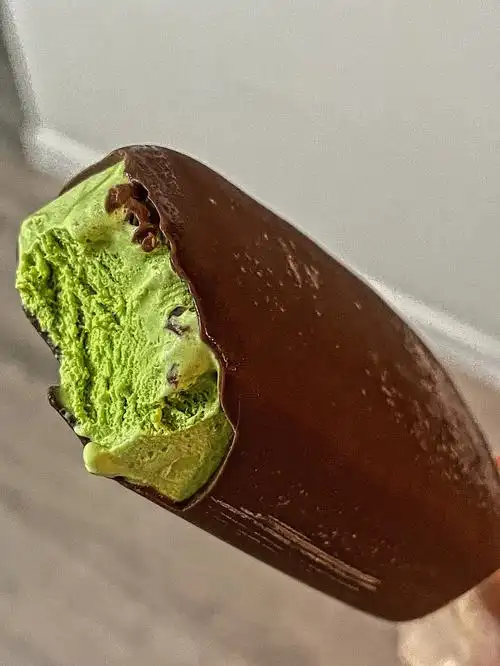 梦龙的抹茶口味冰淇淋也太太太好吃了吧!