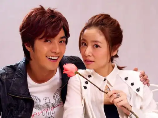 爱情谍战喜剧《活该你单身》主演林心如,贺军翔新浪娱乐讯 由橙天嘉禾